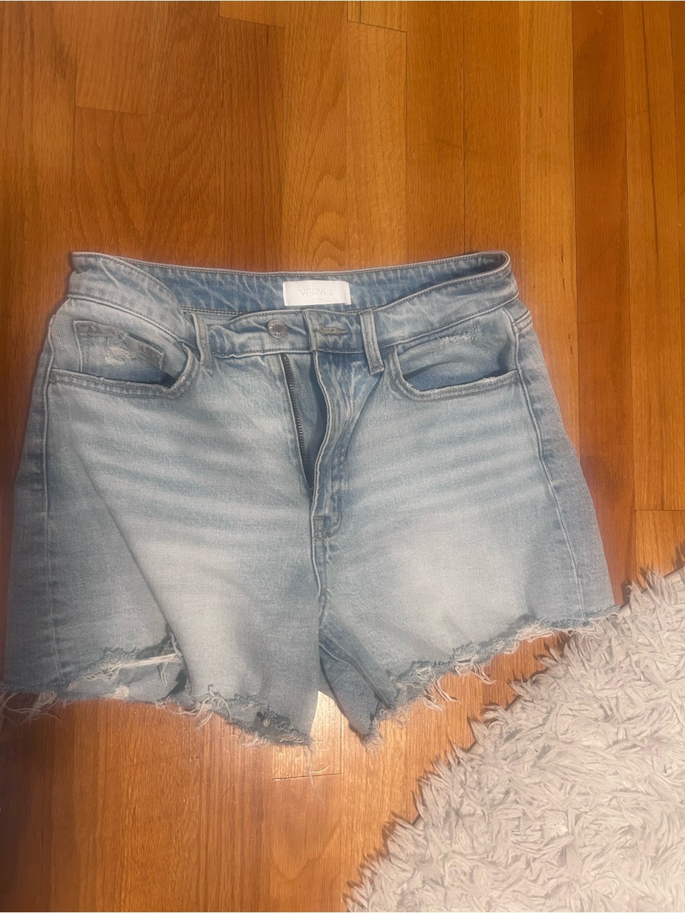 VERVET Light Wash Distressed Denim Shorts | Women’s Medium